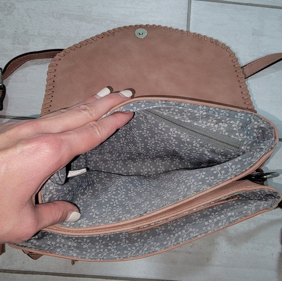 Francesca’s Martina Flapover Whipstitch Crossbody Bag in Pink with Tassels - Picture 9 of 10